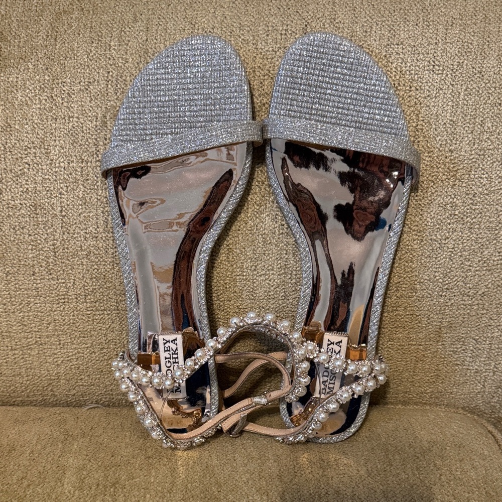 NWOB Badgley Mischka Women's Klare Flat Sandal Women’s Size 10